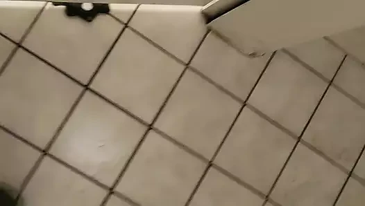 Pissen in de kroeg