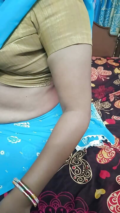 Dì Ấn Độ làm tình với chủ nhà để trả tiền thuê âm thanh telugu