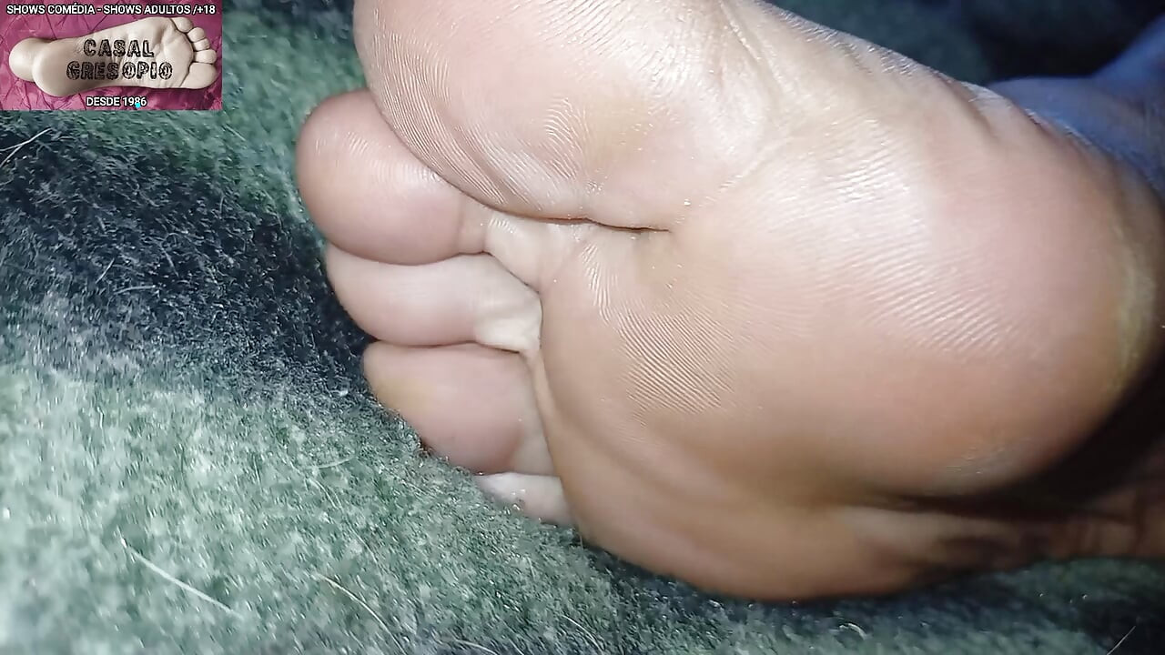 Worshipping the feet of Gresopio 5