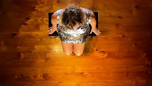 Dominatrix sahibe April - ayaklarının altında bir hayat bölüm 1