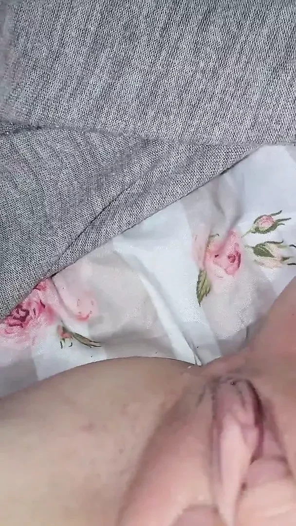 Amateur pussy Fingern nahaufnahme spucke