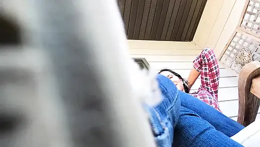 Gesicht spucken und unter meinem sneaker stampfen (beleuchtet!) POV!!