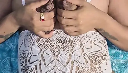 Sütü Göğüslerimden Çıkarıyorum, Emiyorum Ve Onun Penisini Vajinama Koymak Için Kayganlaştırıcı Olarak Kullanıyorum