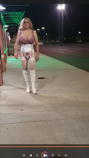 Must-see moment from "DeeDeeSlut69 Deepthroat and Cum"