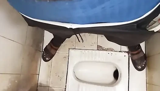 Karım öpüşerek dildo yarağını sikiyor