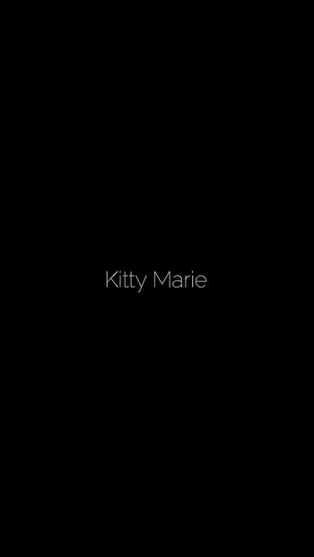 Kitty Marie - 穿着小便裤骑脸