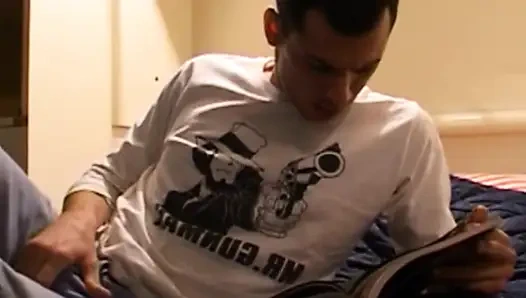 Doyumsuz sürtük tüm sikiş deliklerine sonsuz yarak alıyor