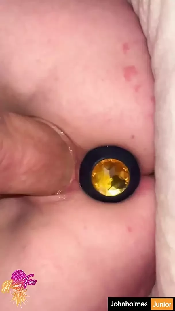 johnholmesjunior fucking Ananas films star Michaela McKenzie with anal toy inside and husband films