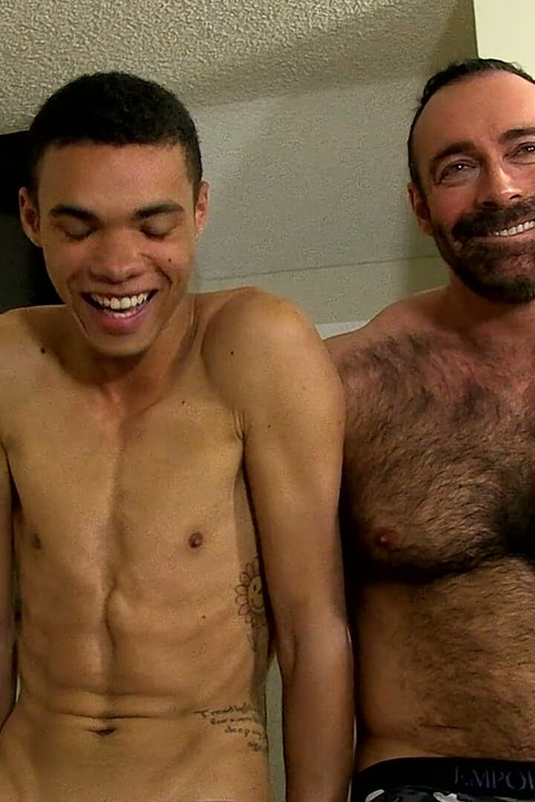 Muscle Top & Twinky Bottom on Set