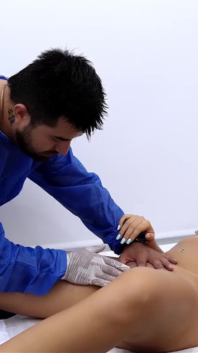 I saw that the doctor was pleased to see my huge ass, and decided to penetrate me into his office | Clip 1