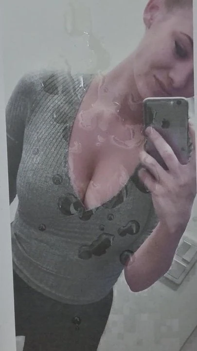 Cumshot on big Tits