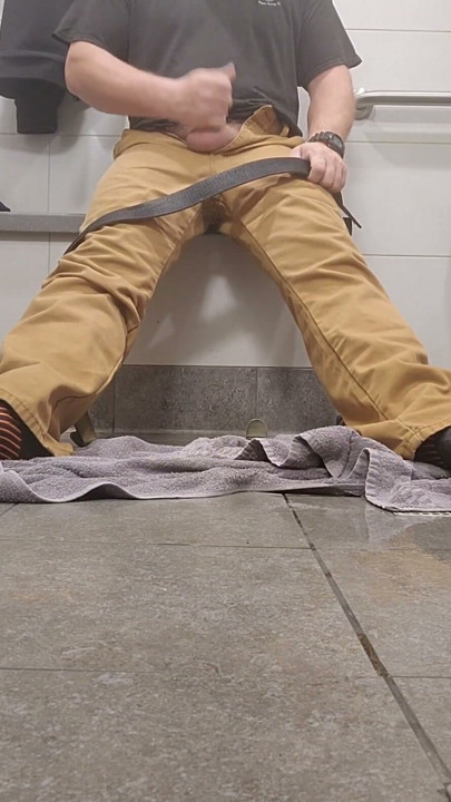 Getting dressed for a cold day | Clip 1