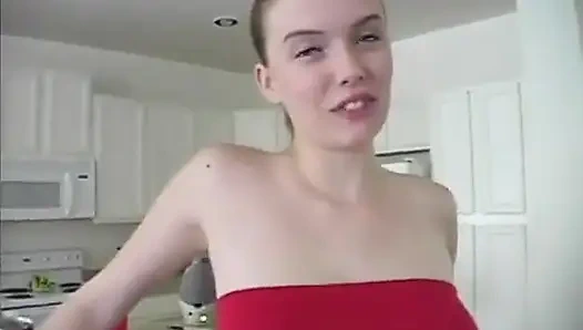 Kyra Steele ve Kati korunmasız seksin tadını çıkarıyor