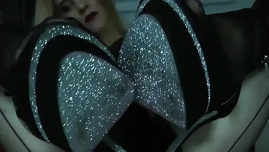 Умолите кончить