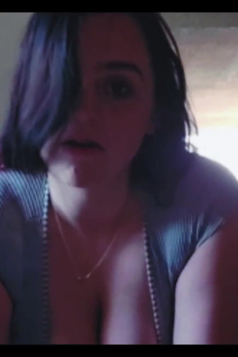 Lexi baise une grosse bite devant son petit copain à bite (joi)