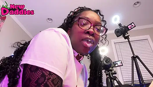 Premium-ebenholz-kehle - Großer Weißer Schwanz, Gesicht Ficken, Schwarzes Schätzchen Mit Titten