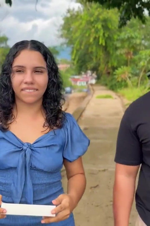 3 Hot Latinas Have Sex with Strangers.
