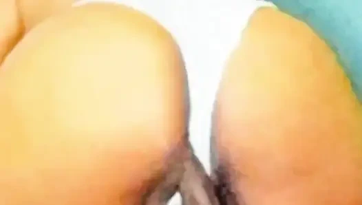 Kontol berambut cokelat ibu mertua saya