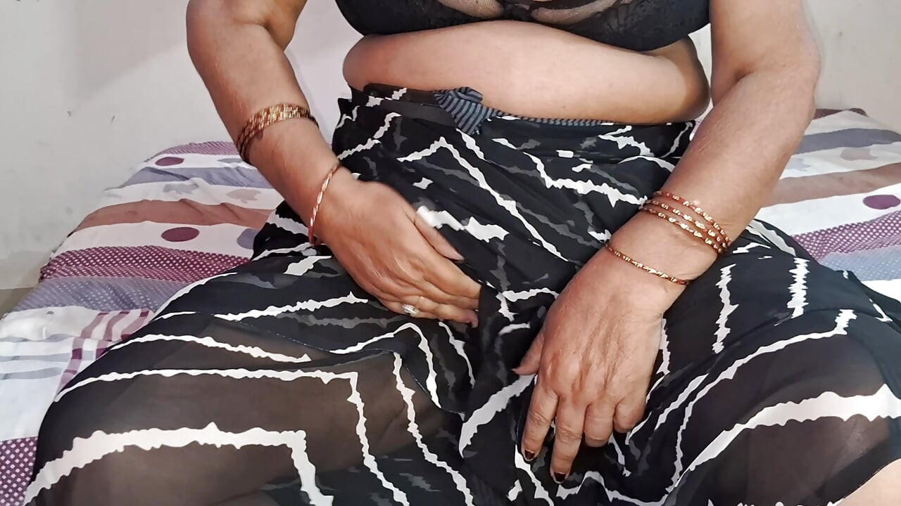 Proef, mijn necter mooie look in zwarte saree