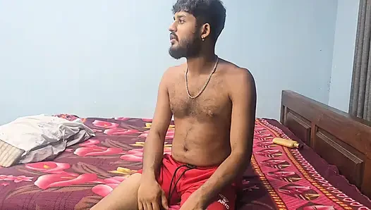 Üvey kız kardeş ve üvey erkek kardeş aynı yatağı ve sert sert sikişiyor