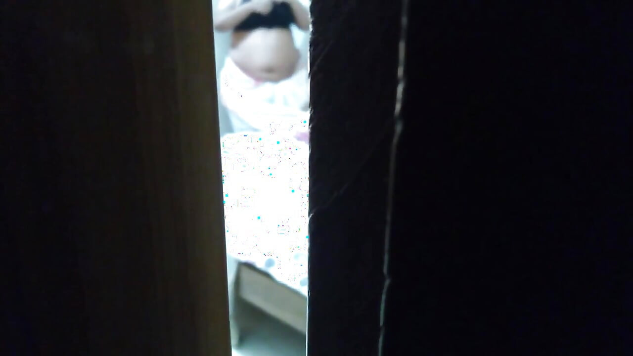 Aku merobek saree ibu tiriku dan dientot liar