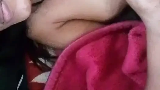 Romansa pasangan pagi-pagi