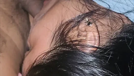 Ayah tiriku ngebiarkan aku nyepong kontolnya waktu istrinya nggak di rumah