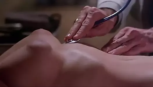 Cena do massacre do hospital Barbi Benton (1981)