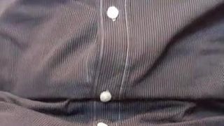 Pokazywanie seksownych majtek do kamery internetowej