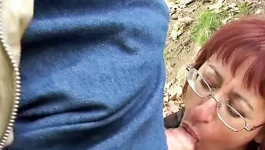 Andrea'nın annesi parkta genç eşcinsellerle seks yapıyor