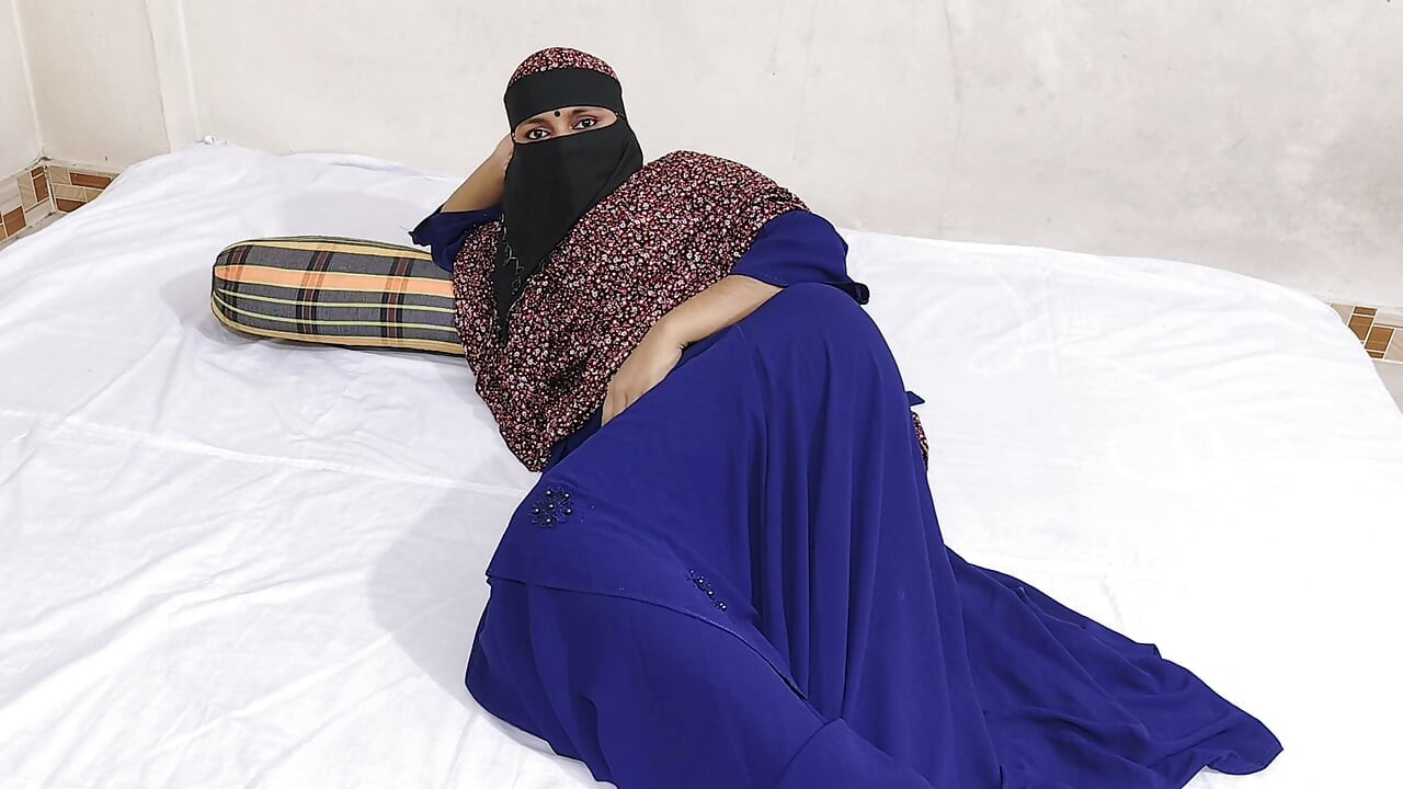 Hijabi Müslüman Teyze Hint deshi köy teyzesi köpek stili sert sikme videosu.