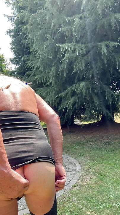 sissy Culoness in forest