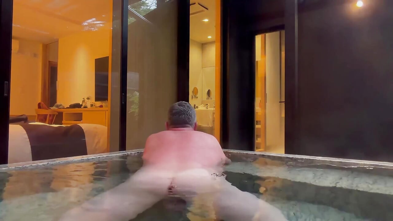Unele distracție într-o cada cu hidromasaj în Fuji Japonia