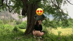 J'ai baisé ma demi-sœur dans la forêt. le sexe en dehors.