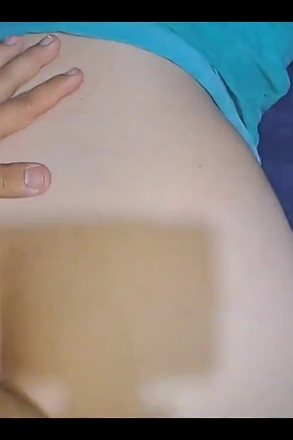 Adik tiri bersedia untuk saya memasukkannya ke dalamnya