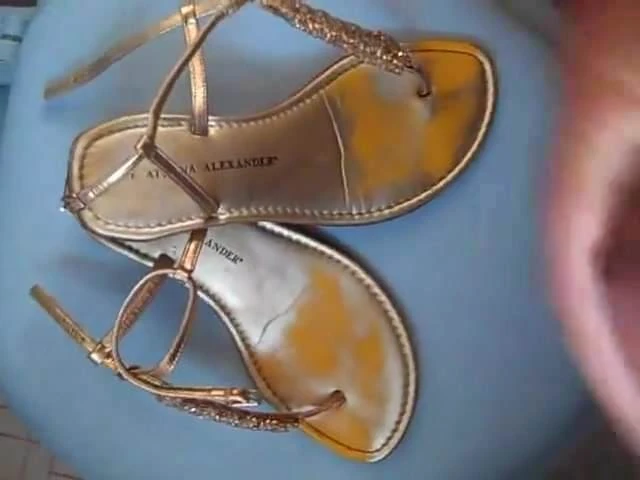 Masturbar-se - para os sapatos da minha esposa 1