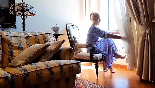 Selena's Feet Posing and Blowjob