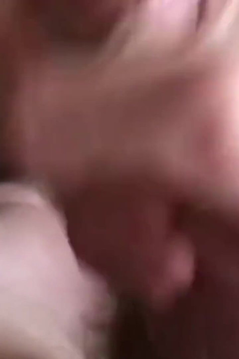 Meu melhor amigo me fodeu em vez de jantar, sexo real casal de 18 anos