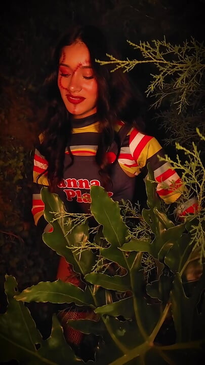 Latina Má Na Halloween Bohatý Squirt