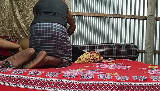 Ngentot tante seksi dengan video seksi sendirian pertama kali