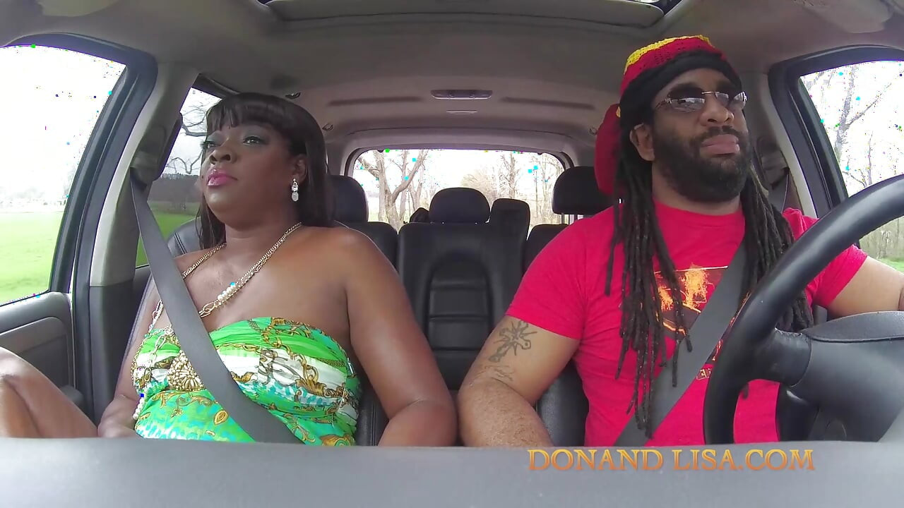 Ebony milf gives sloppy head in car