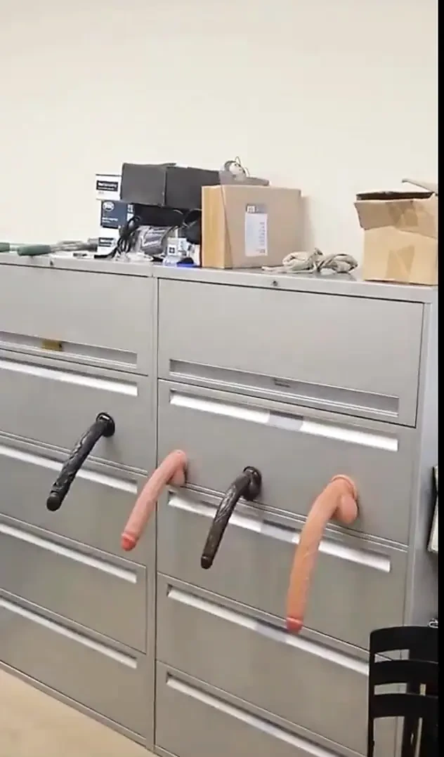 DeeDeeSlut69 Sucking Multi Cocks