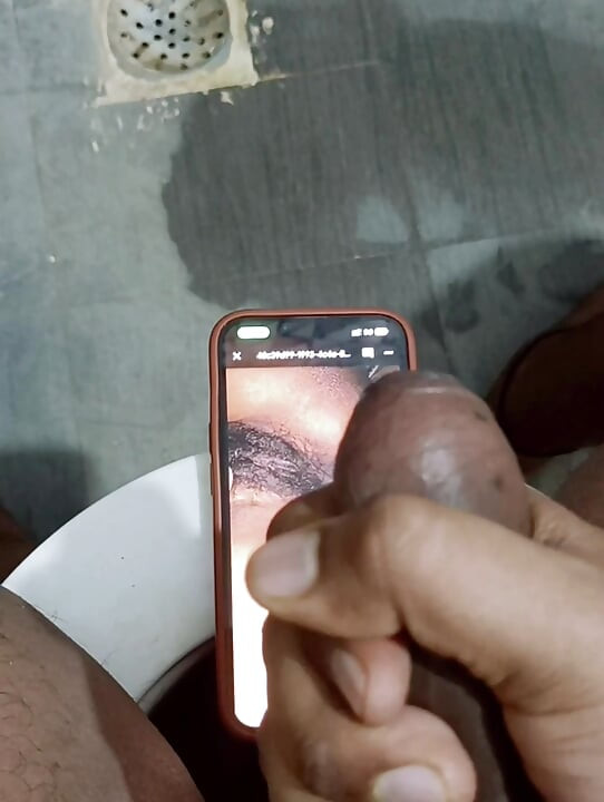 Jerking off by watching hairy pussy over phone