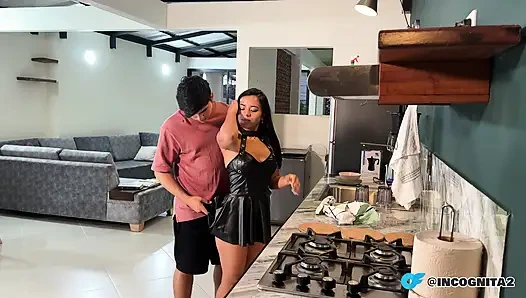 TOMBUL KıZ BÜYÜK BIR YARAK ALıYOR