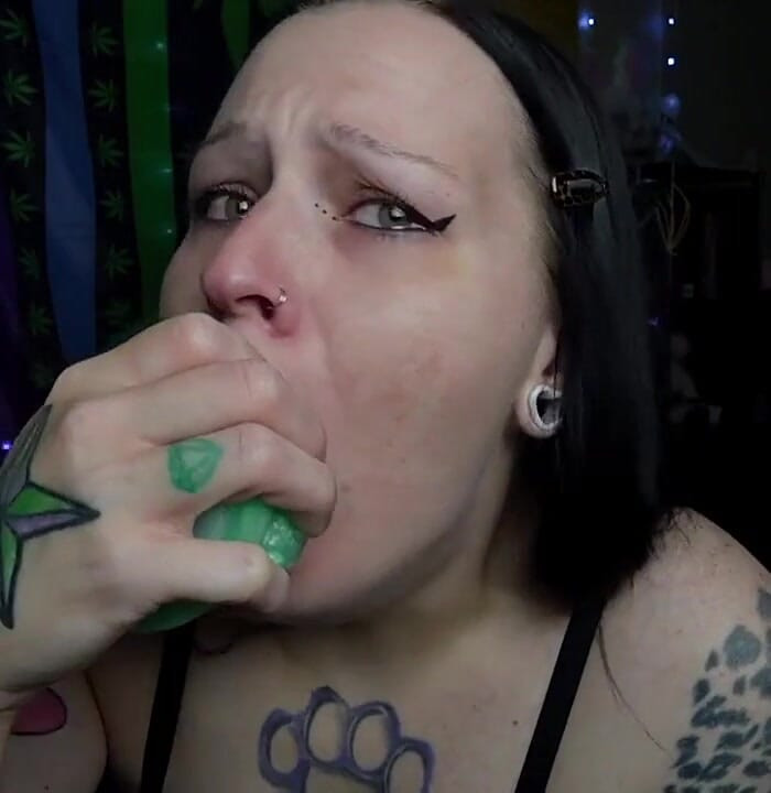 Gothbunny BJ with & Without Dentures
