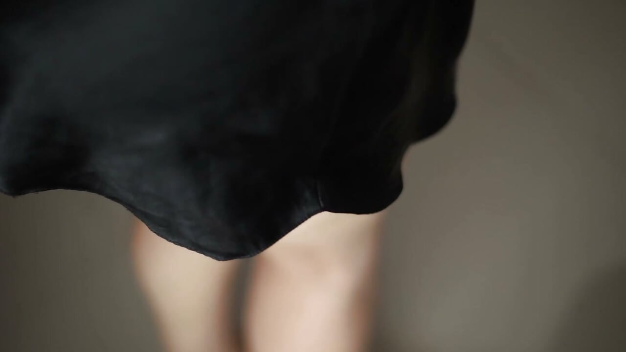 Indonesian chindo girl hobby shows off a super smooth body