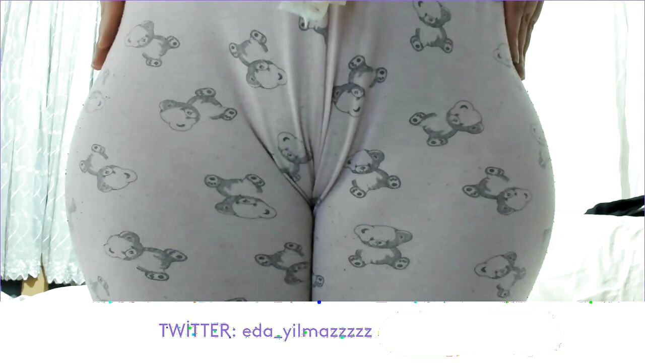 CAMELTOE- MASTURBATION IN PAJAMAS- TURKISH MILF- TURKISH PORN