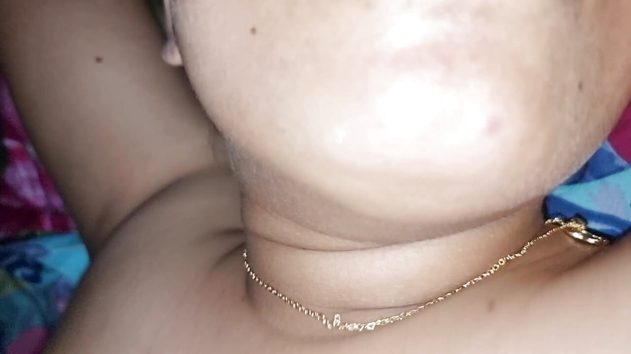 Meilleure baise de chatte brutale de bangla aujourd’hui. Elle me baise en position de cow-girl