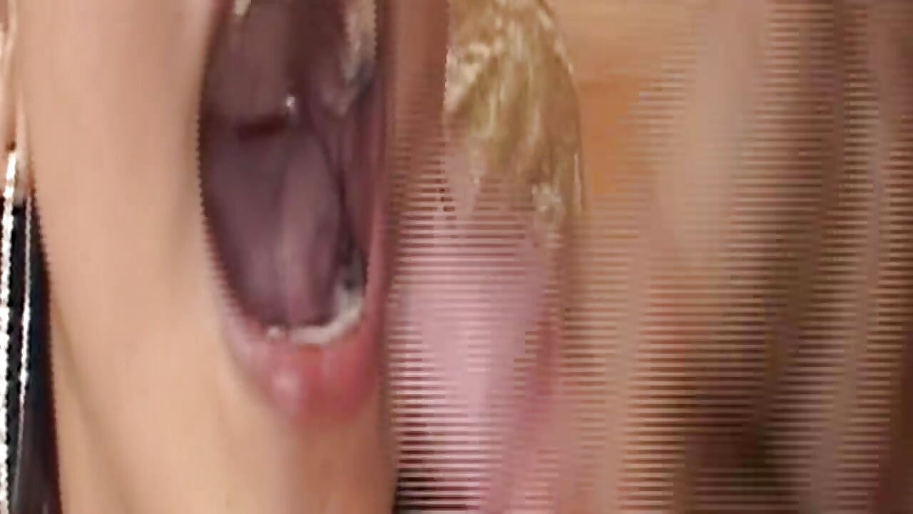 Mature Brunette Squirts Wildly During Intense Hardcore Pounding