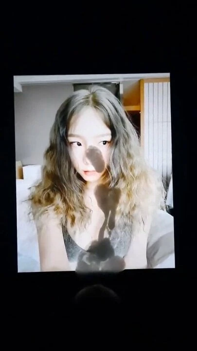 Snsd taeyeon sperma hyllning 1
